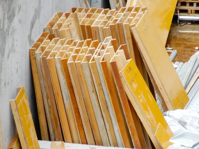 [正社員]土木工事関連 型枠大工（見習い可）